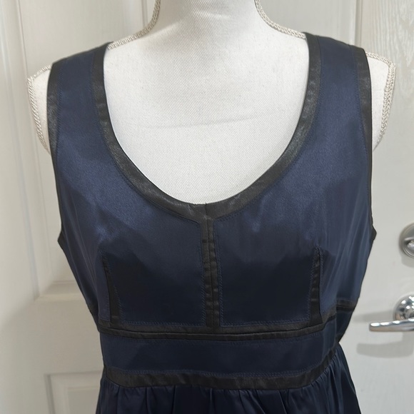 Beautiful Midi dress ! - Picture 2 of 5